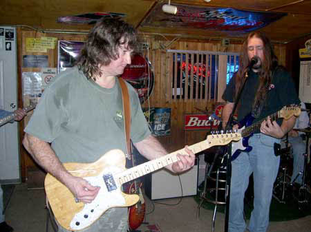 Joe B. from
                                                        G.W. Toye, Carl
                                                        from teh Moses
                                                        Johnson Project
                                                        on drums and
                                                        Chirs Hopp from
                                                        the ABCD Band